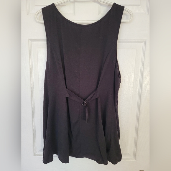 Torrid sleeveless blouse, black size 1X - Picture 2 of 4
